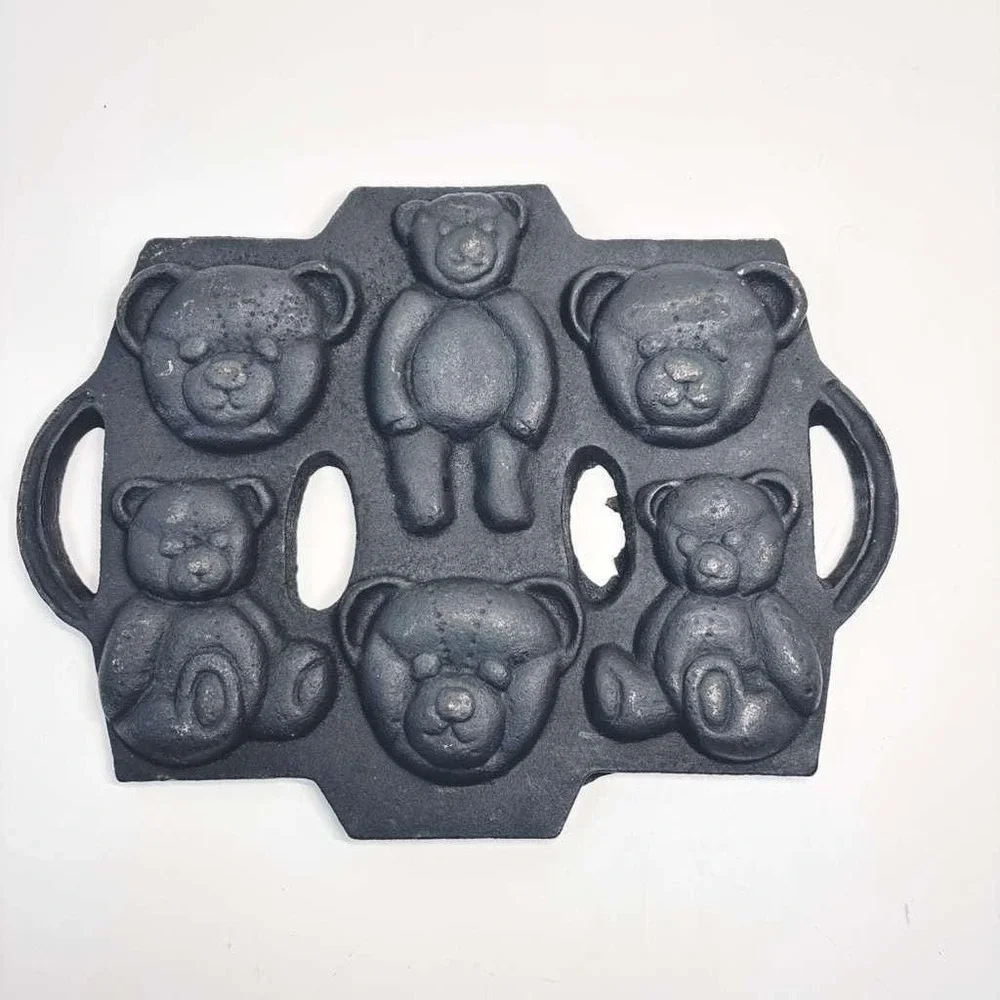 Vintage Cast Iron Teddy Bear Muffin Cookie Candy Mold 1980s 6‎ Bears 9 1/2